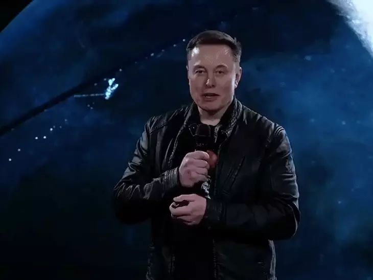 2i4wopprkcg8y-8s-ezgifcom-video-to-gif-converter_1770885631