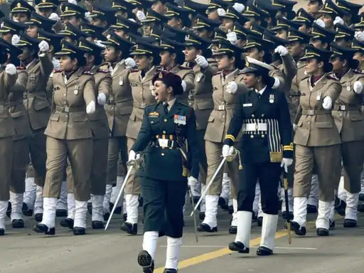 image-resize-color-correction-and-ai_1774333620