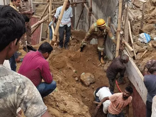 Lucknow hospital construction wall collapse worker death UP
