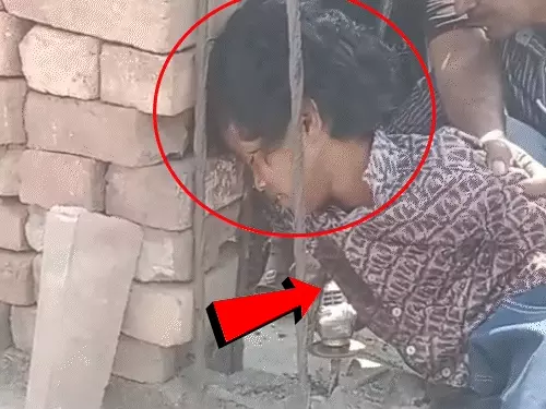 Gorakhpur accident child iron rod chest injury