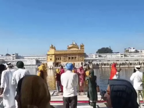 Golden Temple Baisakhi crowd,