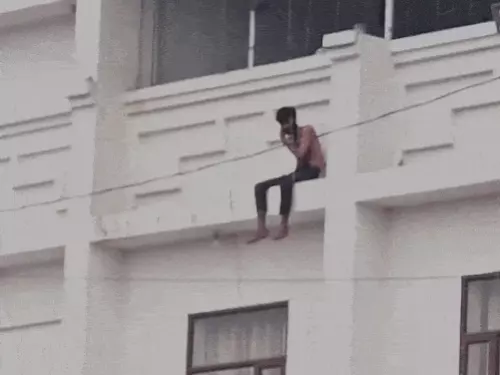 Narnaul hotel incident drunk youth,
