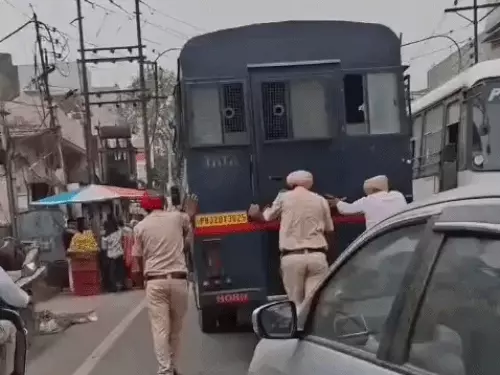 Amritsar jail van breakdown video,