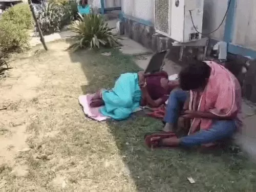 टीन कंटेनर अस्पताल में गर्मी से बेहाल मरीज, AC बंद होने से दम घुटने की शिकायत; VIDEO वायरल