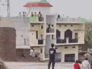 नूंह में दो पक्षों में विवाद के बाद पथराव, फेसबुक टिप्पणी को लेकर बढ़ा तनाव