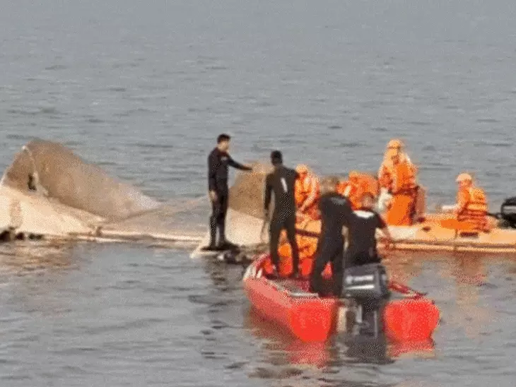 Jabalpur cruise accident,
