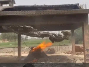 फरीदाबाद के श्मशान घाट का लेंटर टूटा, चिता की गर्मी और पुरानी क्षति बनी वजह