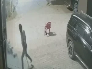 पानीपत में सिक्योरिटी गार्ड से मारपीट, युवती पर 3 युवकों को बुलाने का आरोप; VIDEO वायरल