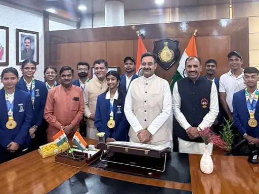 गंभीर बीमारी और आर्थिक तंगी को मात देकर बने वर्ल्ड चैंपियन, हरियाणा विधानसभा स्पीकर से की मुलाकात