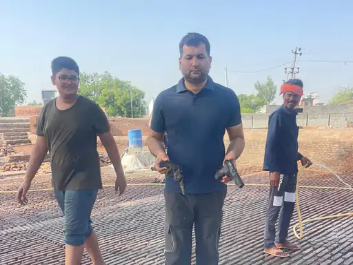 रोहतक की बावड़ी से मिले तीन हथियार, सैर पर निकले युवक की सूचना पर पुलिस ने चलाया सर्च ऑपरेशन