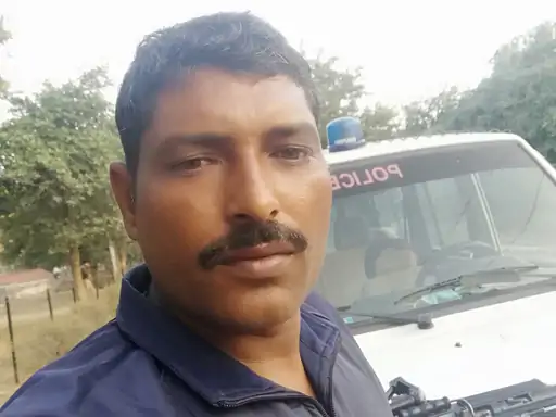 नूंह में एक्सीडेंट में होमगार्ड जवान की मौत:दो घायल, कुत्ते को बचाने के प्रयास में बेकाबू हुई गाड़ी, घर लौट रहे थे तीनों
