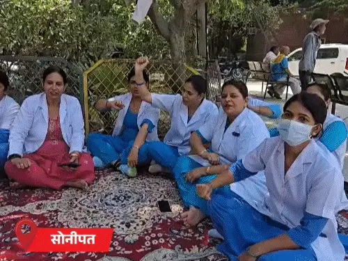 बेटी वाले बयान पर चेयरपर्सन के इस्तीफे की मांग तेज: नर्सें अड़ीं, स्वास्थ्य मंत्री ने CMO पर की कार्रवाई का दावा