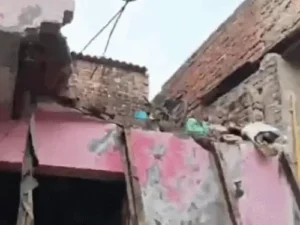 बल्लभगढ़ में छज्जा गिरने से बुजुर्ग महिला की मौत, बाथरूम जाते समय मलबे में दबकर गई जान