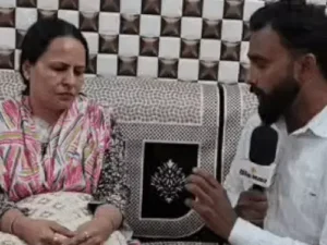 ‘कॉकरोच पार्टी के धरने में न जाती तो धब्बा लगता’, रोहतक की सस्पेंड शिक्षिका बोलीं- बेटे के लिए निभाया मां का फर्ज