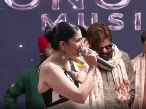 सपना चौधरी ने स्टेज पर मासूम शर्मा संग गाने से किया इनकार, बोलीं- ‘आजकल मेरी आदमियों से बन नहीं रही’