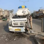 अंबाला में सड़क हादसा, कश्मीर जा रहे परिवार के 10 लोग घायल; हाइड्रा से टकराई टेम्पो ट्रैवलर