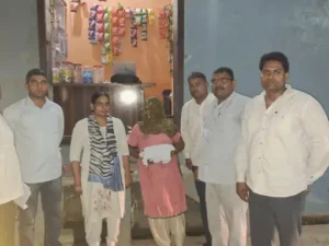 पलवल में महिला नशा तस्कर गिरफ्तार, दुकान के सामने खड़े होकर बेच रही थी गांजा