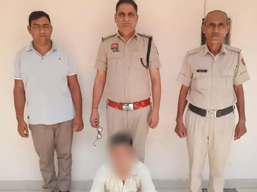 फतेहाबाद में जमीनी विवाद में हमला करने वाला आरोपी गिरफ्तार, ट्रैक्टर रुकवाकर लाठियों से किया था वार