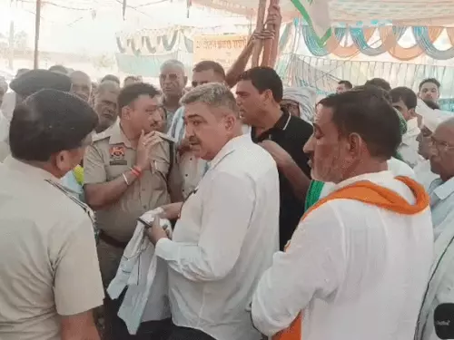 कैथल में डंपिंग यार्ड को लेकर टकराव, धरना हटाने पहुंचा प्रशासनिक अमला; ग्रामीणों ने किया विरोध