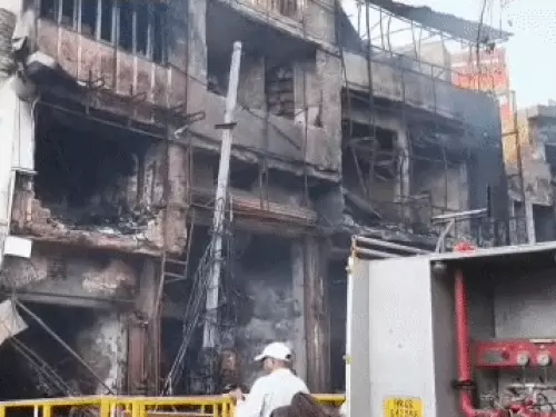 रोहतक में 10 दिन बाद फिर दुकान में सुलगी चिंगारी, क्लीनिक-शोरूम और फ्लैट तक पहुंची आग; व्यापारियों ने उठाए सवाल