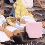 यमुनानगर में तेज धूप के बीच बच्चों ने किया योग, अनाज मंडी के शेड के नीचे कम पड़ी जगह