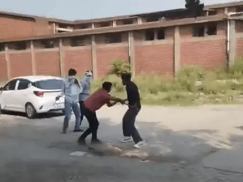 पानीपत में युवक की सरेआम पिटाई, घटना का VIDEO वायरल; पुलिस जांच में जुटी