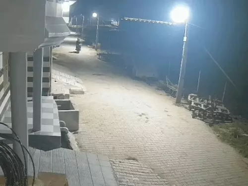 पानीपत में घर में घुसकर ज्वेलरी और मोबाइल चोरी, 11 सदस्य सोते रहे; CCTV में कैद हुए बदमाश