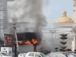 रोहतक में मन्नत हवेली के बाद दुकान में लगी आग, फायर ब्रिगेड ने समय रहते पाया काबू