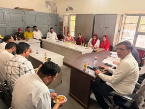 इसराना पंचायत समिति की बैठक में विकास कार्यों पर मंथन, 7 सदस्य रहे अनुपस्थित; DDPO बोले- सरकार गांवों के विकास के लिए प्रतिबद्ध