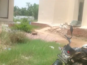 इसराना में नई पटवार भवन की बदहाल व्यवस्था: केबिन तक पहुंचने के लिए 4-5 फीट चढ़ना पड़ता है, लोगों को हो रही परेशानी