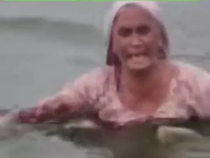 पानीपत में बेटों से परेशान महिला ने तालाब में लगाई छलांग: मारपीट कर घर से निकालने का आरोप, ग्रामीणों ने बचाई जान