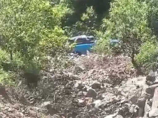 पंचकूला के मोरनी में गहरी खाई में गिरी कार: चंडीगढ़ पुलिस के ASI घायल, स्थानीय लोगों ने बचाई जान