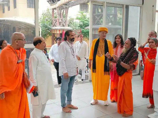 सांपला के बाबा कालीदास धाम पहुंचे संत-महात्मा, निर्माणाधीन चैरिटेबल अस्पताल और कॉन्फ्रेंस हॉल का किया निरीक्षण