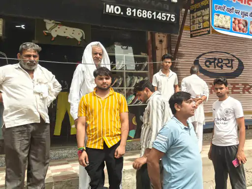 महम में एक ही रात 4 दुकानों में चोरी: शटर तोड़कर कैश ले उड़े बदमाश, CCTV में कैद हुई वारदात