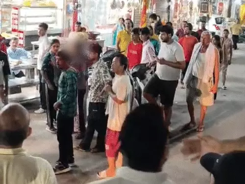 हरिद्वार में हरियाणा के दो पर्यटकों से मारपीट: VIDEO वायरल, युवती समेत कुछ लोगों पर गाली-गलौज और हमला करने का आरोप