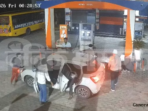 पानीपत में पूर्व सरपंच के पेट्रोल पंप पर डकैती, VIDEO: 7 बदमाशों ने सेल्समैन को पीटा, कैश लूटकर कार की टंकी फुल कर फरार