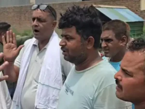 महम में पूर्व नगरपालिका प्रधान से 4 लाख की ठगी: कंपनी मालिक बनकर रोड रोलर बेचने का झांसा