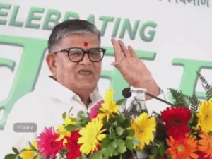 चंडीगढ़ प्रशासक का अधिकारियों पर सख्त रुख, बोले- झूठ और गप्पें मारना बंद करें; 2 करोड़ पौधों के दावे पर उठाए सवाल