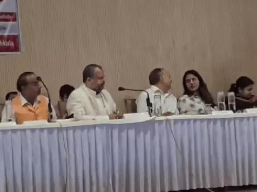 पंचकूला में जनऔषधि केंद्र की लोकेशन पर सांसद नाराज, 2 साल से बंद पड़े सोलर पैनल पर अधिकारियों को लगाई फटकार