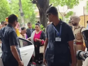 पंचकूला पहुंचे पूर्व राष्ट्रपति रामनाथ कोविंद: पूर्व मंत्री धनखड़ के आवास पर हुआ स्वागत, राज्यपाल और मंत्री भी रहे मौजूद