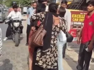 फरीदाबाद में पत्नी और मां ने युवक को गर्लफ्रेंड संग पकड़ा: होटल के बाहर हाई-वोल्टेज ड्रामा, दोनों के फोन छीने