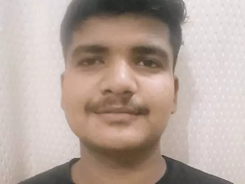 रेवाड़ी में दर्दनाक सड़क हादसा, खंभे से टकराई बाइक; फार्मेसी छात्र की मौत, घटना CCTV में कैद
