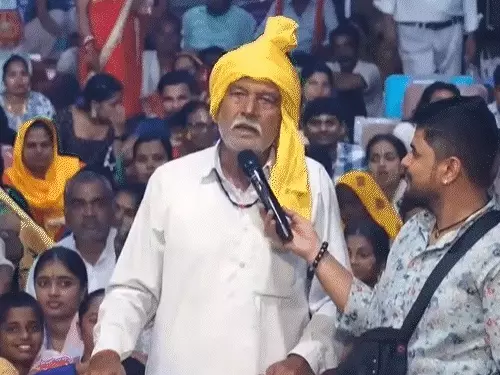 हरियाणवी ताऊ से अनिरुद्धाचार्य बोले- ‘पत्नी को रोज I Love You कहो’, ताऊ का जवाब सुन हंसी नहीं रुकेगी; VIDEO वायरल