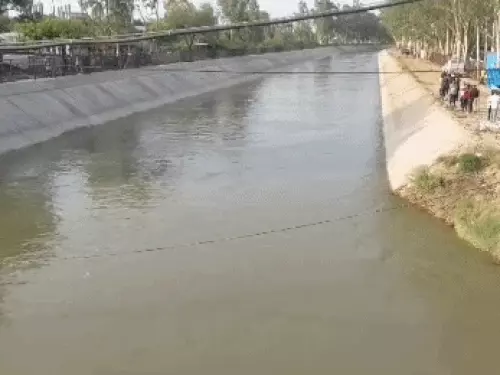 रोहतक की JLN नहर में डूबे 2 बच्चे: नहाने के दौरान पैर फिसला, SDRF और पुलिस चला रही सर्च ऑपरेशन