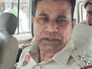 फतेहाबाद में शराब पीने से रोकने पर पड़ोसी का हमला: डंडे से पीटकर हाथ, पैर और गर्दन पर किए वार