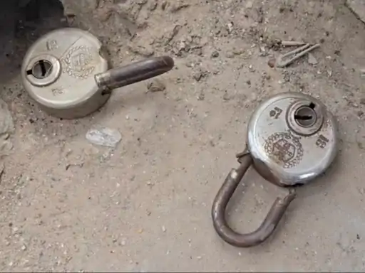 झज्जर में मेडिकल स्टोर का शटर उखाड़कर चोरी: गल्ले से नकदी ले गए चोर, दुकानदारों ने मांगी रात्रि गश्त बढ़ाने की मांग