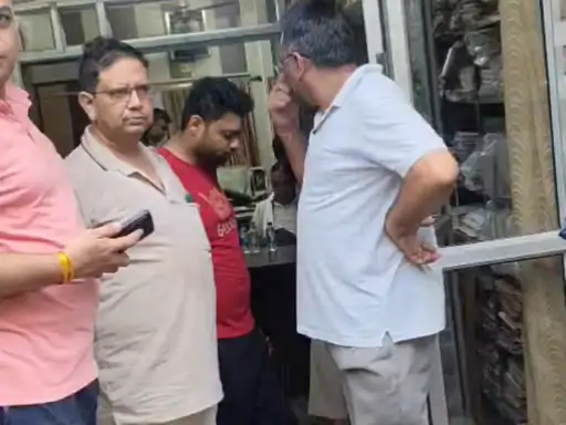 नूंह में वकील के घर 20 लाख की चोरी: ताला तोड़कर ले गए कैश, गोल्ड और डायमंड ज्वेलरी; परिवार ऊपर की मंजिल पर सोता रहा