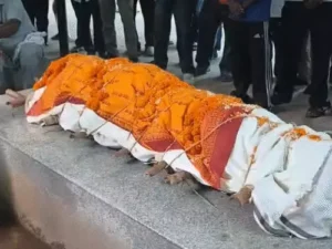 चंडीगढ़ में एक साथ उठीं 3 दोस्तों की अर्थियां, हरिद्वार जाने से पहले मां को दी थी भोलेनाथ की कसम; परिवारों में मातम