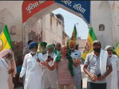 किसानों के दिल्ली कूच से पहले खनौरी बॉर्डर सील: कंटीली तारें और कंक्रीट ब्लॉक लगाए, फतेहाबाद में किसान डिटेन
