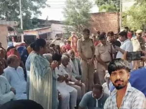 होमगार्ड के बेटे की हत्या में 2 पुलिसकर्मी सस्पेंड: गुरुग्राम में हुक्का विवाद में चाकुओं से गोदा, पंचायत में SHO को फटकार